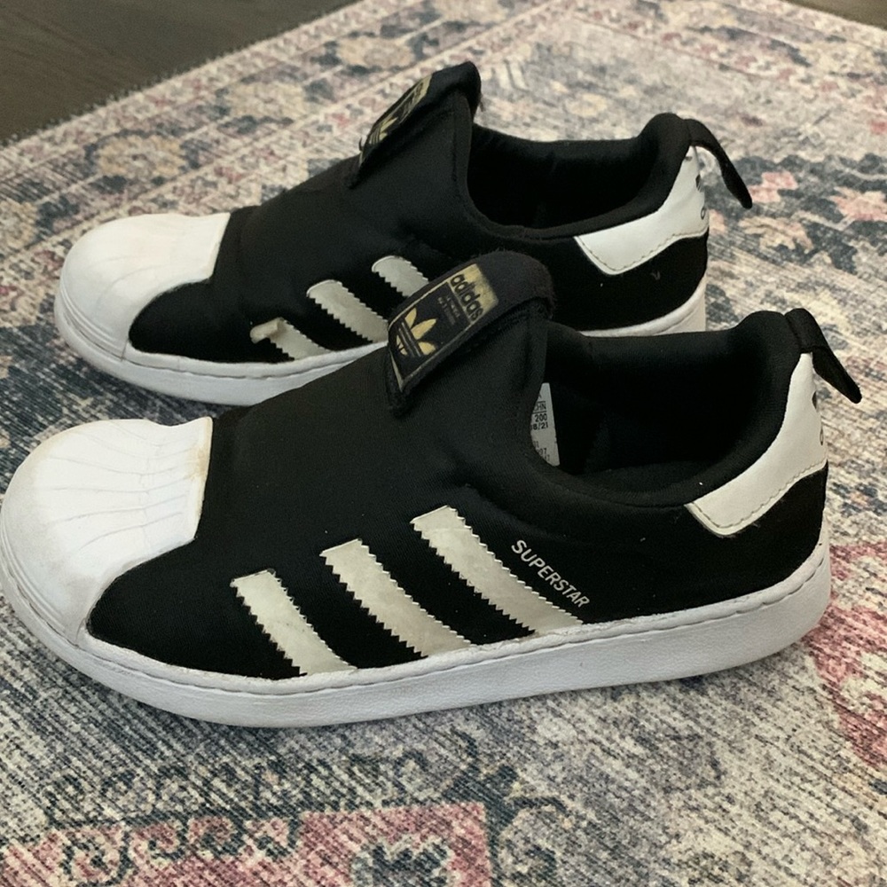 Girls Adidas superstar 360 sneaker (slip on)  size 1.5